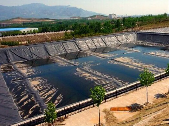 垃圾填埋場防滲通常需要哪些土工材料？